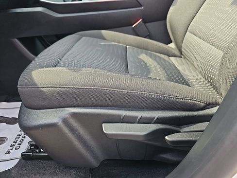 Used 2026 Chevrolet Equinox LT FWD image 33