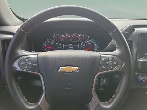Used 2018 Chevrolet Silverado 1500 LT w/ LT Eassist Package AWD/4WD image 18