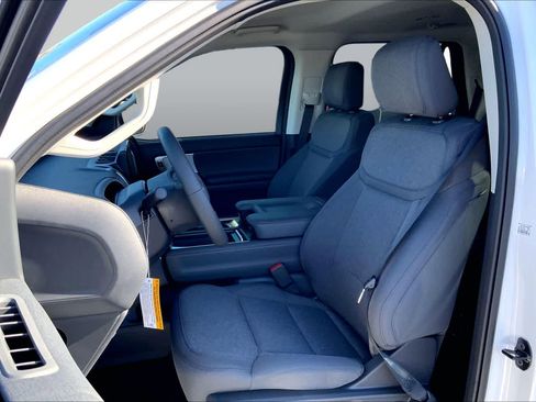 New 2025 Ford Expedition Active RWD image 7