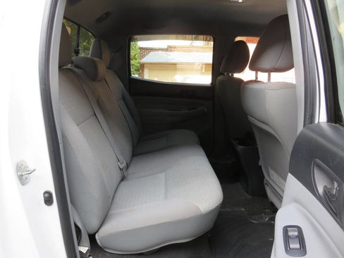 Used 2012 Toyota Tacoma 4x4 Double Cab image 18