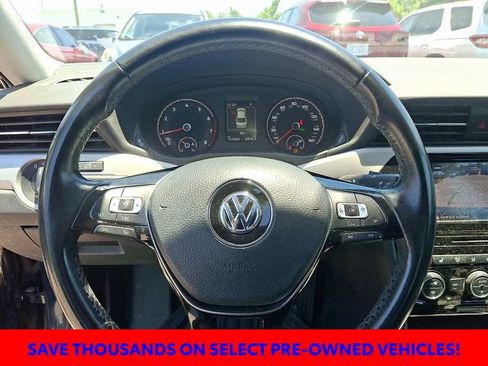 Used 2020 Volkswagen Passat 2.0T SE FWD image 22