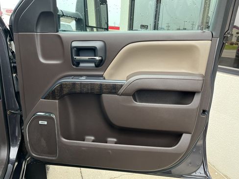 Used 2015 GMC Sierra 2500 Denali w/ Duramax Plus Package image 18