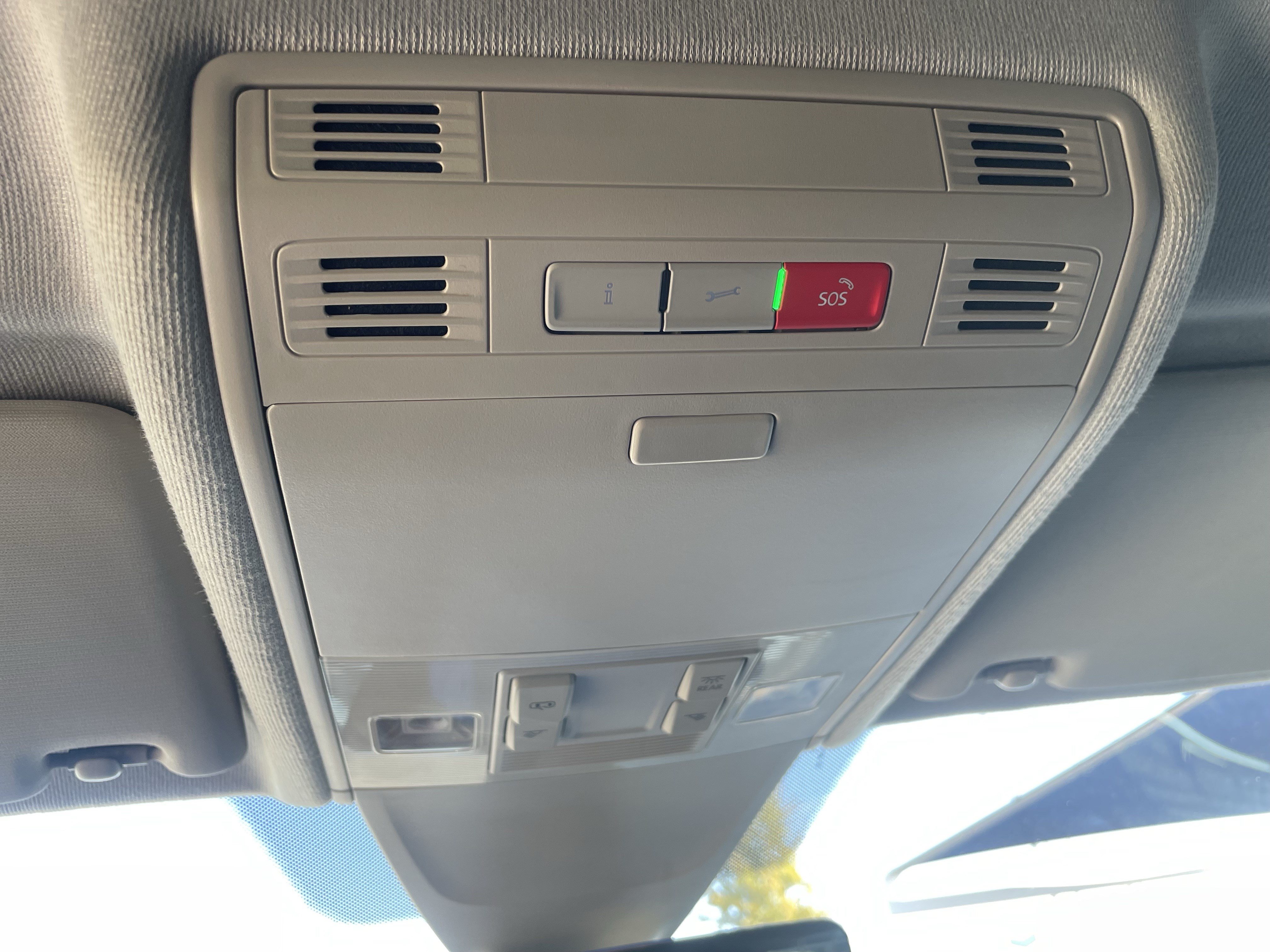 Used 2023 Volkswagen Tiguan SE FWD image 19