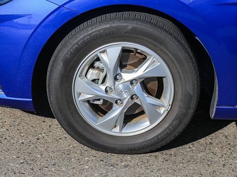 Certified 2023 Hyundai Elantra SE FWD image 10