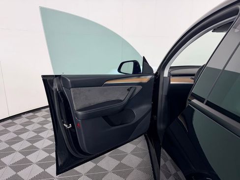 Used 2023 Tesla Model Y Long Range image 26