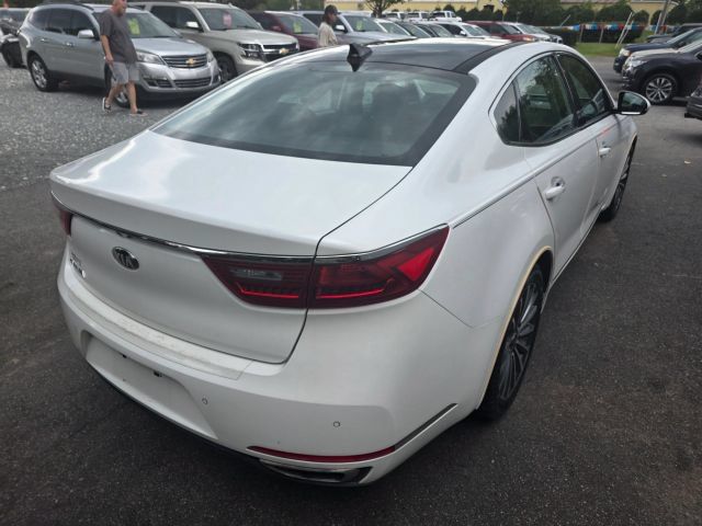 Used 2017 Kia Cadenza Technology FWD image 5