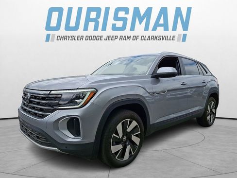 Used 2025 Volkswagen Atlas Cross Sport SE FWD image 3