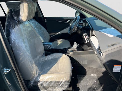 New 2025 Kia Niro EX Touring image 15