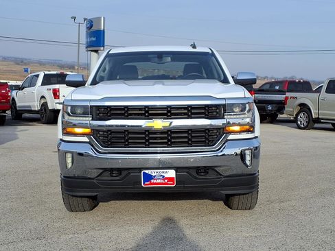 Used 2017 Chevrolet Silverado 1500 LT w/ LT Fleet Convenience Package image 2