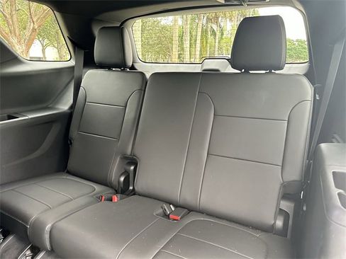 Used 2023 Chevrolet Traverse LT image 27