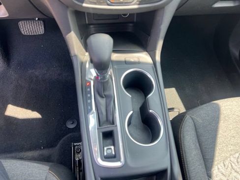 Used 2022 Chevrolet Equinox LT AWD/4WD image 9