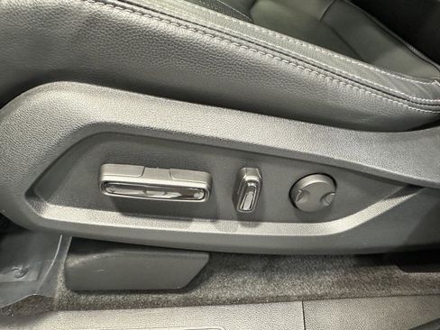 Used 2024 Honda Pilot Touring image 17