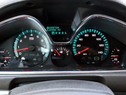 Used 2014 Chevrolet Traverse LTZ FWD image 28