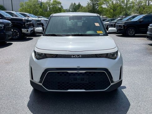 Used 2024 Kia Soul LX w/ Option Group 015 FWD image 2