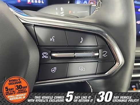 Used 2025 Chevrolet Traverse LT image 29