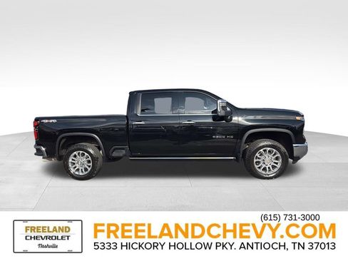 Used 2025 Chevrolet Silverado 2500 LTZ w/ LTZ Plus Package image 2