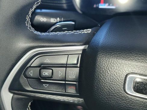 Used 2024 Jeep Grand Cherokee L Laredo image 18