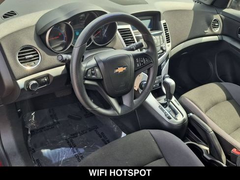 Used 2015 Chevrolet Cruze LT FWD image 2