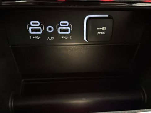 Used 2024 Jeep Grand Cherokee Laredo X image 15