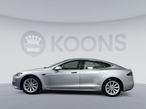 Used 2017 Tesla Model S 90D image 2