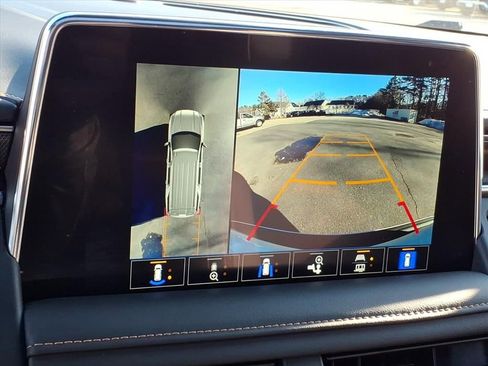 Used 2024 GMC Yukon AT4 w/ AT4 Premium Plus Package image 28