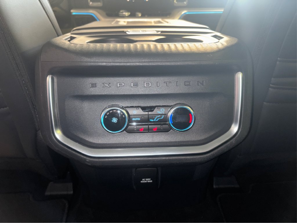 Certified 2025 Ford Expedition Platinum w/ Driver's Package AWD/4WD image 30