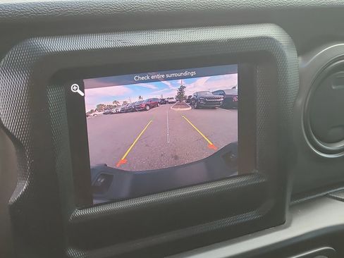 Certified 2022 Jeep Gladiator Sport image 19