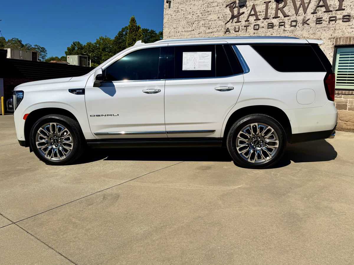 Used 2023 GMC Yukon Denali Ultimate AWD/4WD image 9