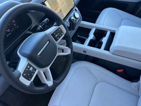 New 2026 Land Rover Defender 110 X-Dynamic SE image 5
