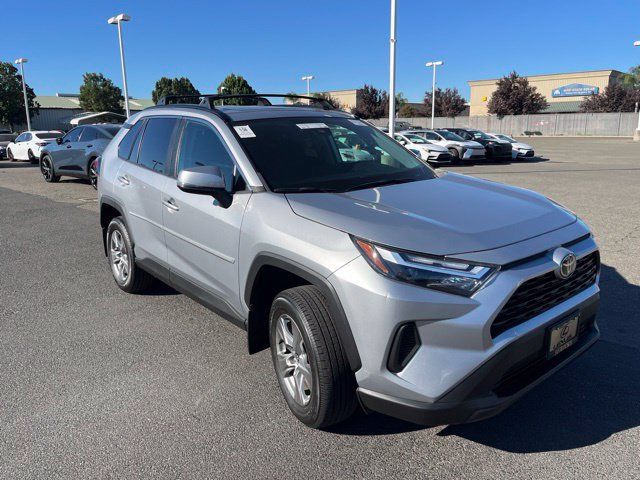 Used 2024 Toyota RAV4 XLE w/ Convenience Package FWD image 1