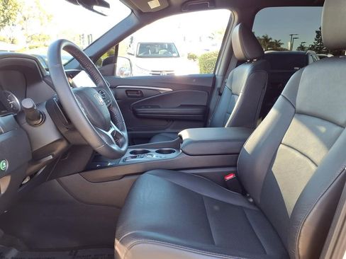 Used 2024 Honda Passport EX-L image 9