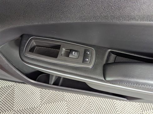 Used 2023 Chrysler 300 Touring image 32