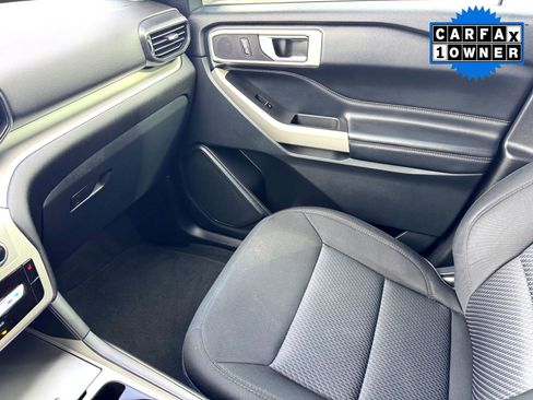 Used 2022 Ford Explorer XLT image 31