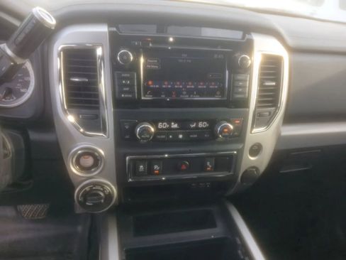 Used 2019 Nissan Titan PRO-4X AWD/4WD image 7