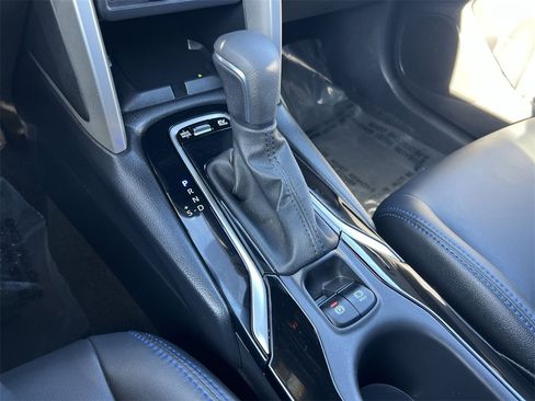 Used 2024 Toyota Corolla Cross XSE image 21