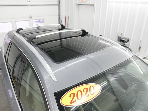 Used 2020 Buick Envision Essence w/ Experience Buick Package AWD/4WD image 2