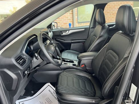 Used 2023 Ford Escape Platinum w/ Premium Technology Package AWD/4WD image 14