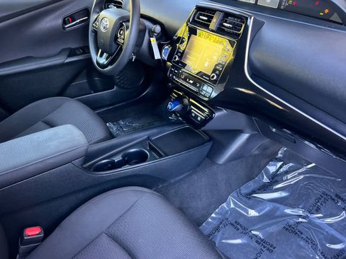 Used 2022 Toyota Prius LE FWD image 16