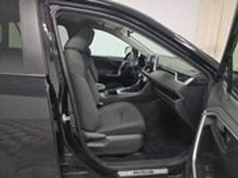 Used 2024 Toyota RAV4 LE FWD image 8
