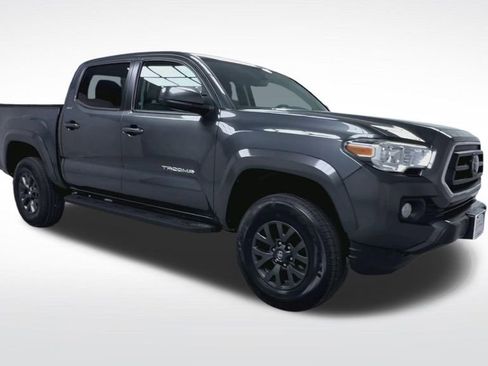 Certified 2023 Toyota Tacoma SR5 AWD/4WD image 16