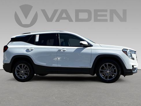Used 2023 GMC Terrain SLT image 5