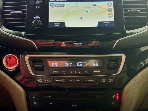 Used 2020 Honda Pilot Elite image 16