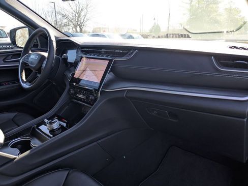 Used 2024 Jeep Grand Cherokee L Limited w/ Luxury Tech Group II image 34