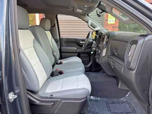 Used 2019 Chevrolet Silverado 1500 Custom Trail Boss w/ Custom Convenience Package AWD/4WD image 14