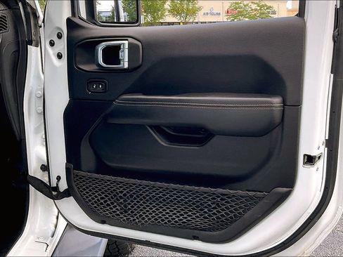 Used 2023 Jeep Gladiator Overland AWD/4WD image 27