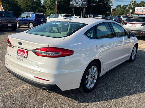 Used 2020 Ford Fusion SE FWD image 5