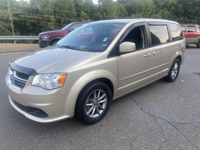 Used 2015 Dodge Grand Caravan SE