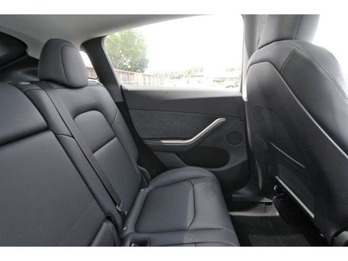 Used 2023 Tesla Model Y Long Range AWD/4WD image 13