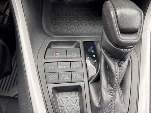 Certified 2021 Toyota RAV4 XLE image 16