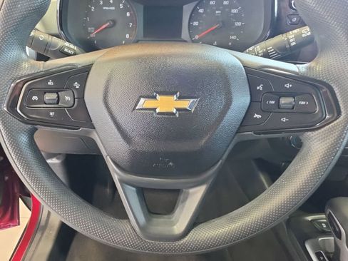 Used 2024 Chevrolet Trax LS w/ LS Convenience Package FWD image 19